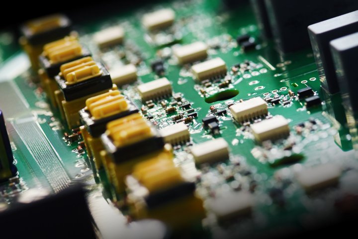 Semecs through-hole technology